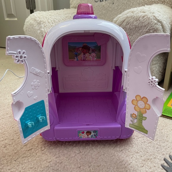 Doc mcstuffins mobile clinic - Picture 2 of 6